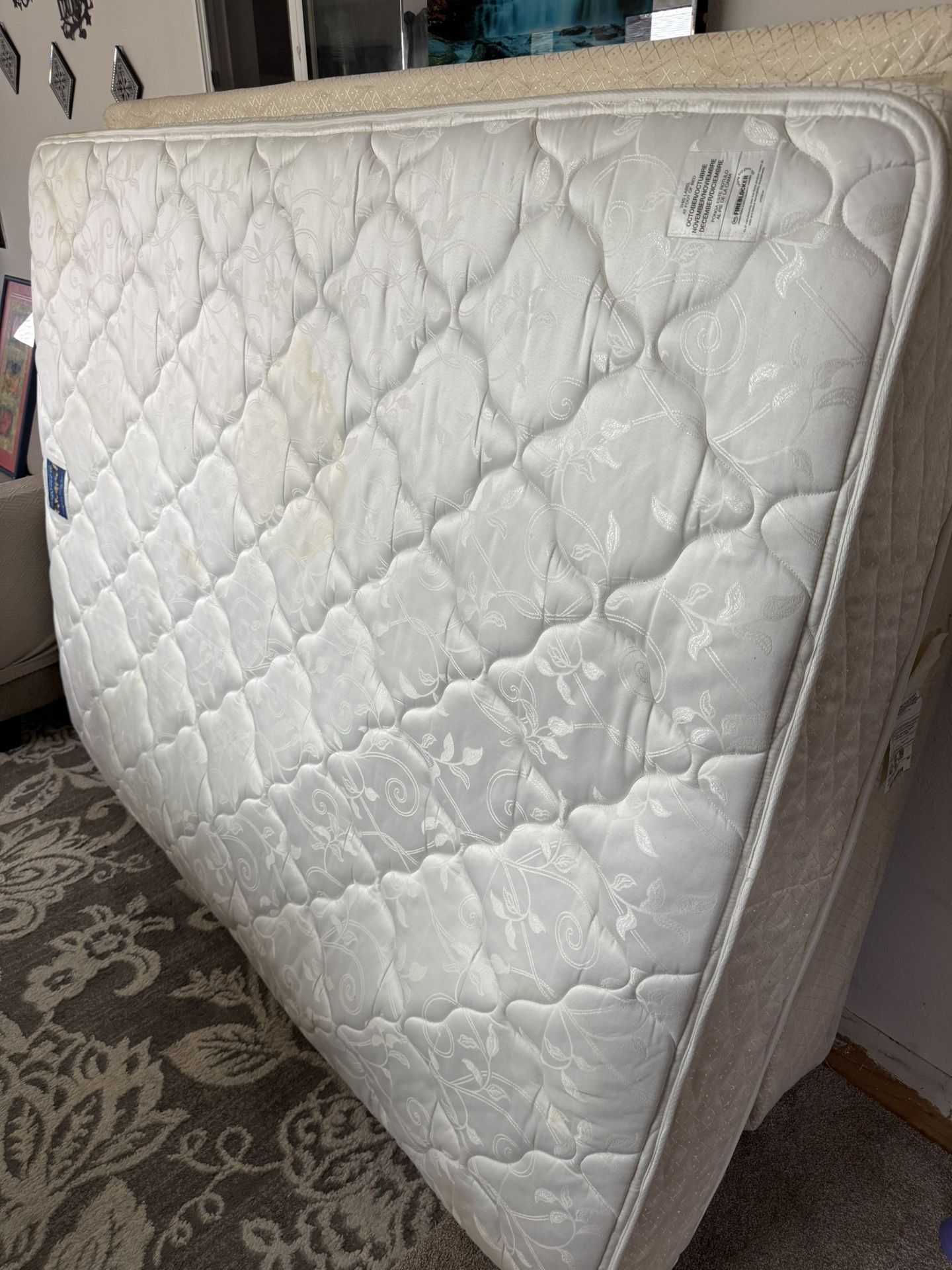 queen size mattress and box spring