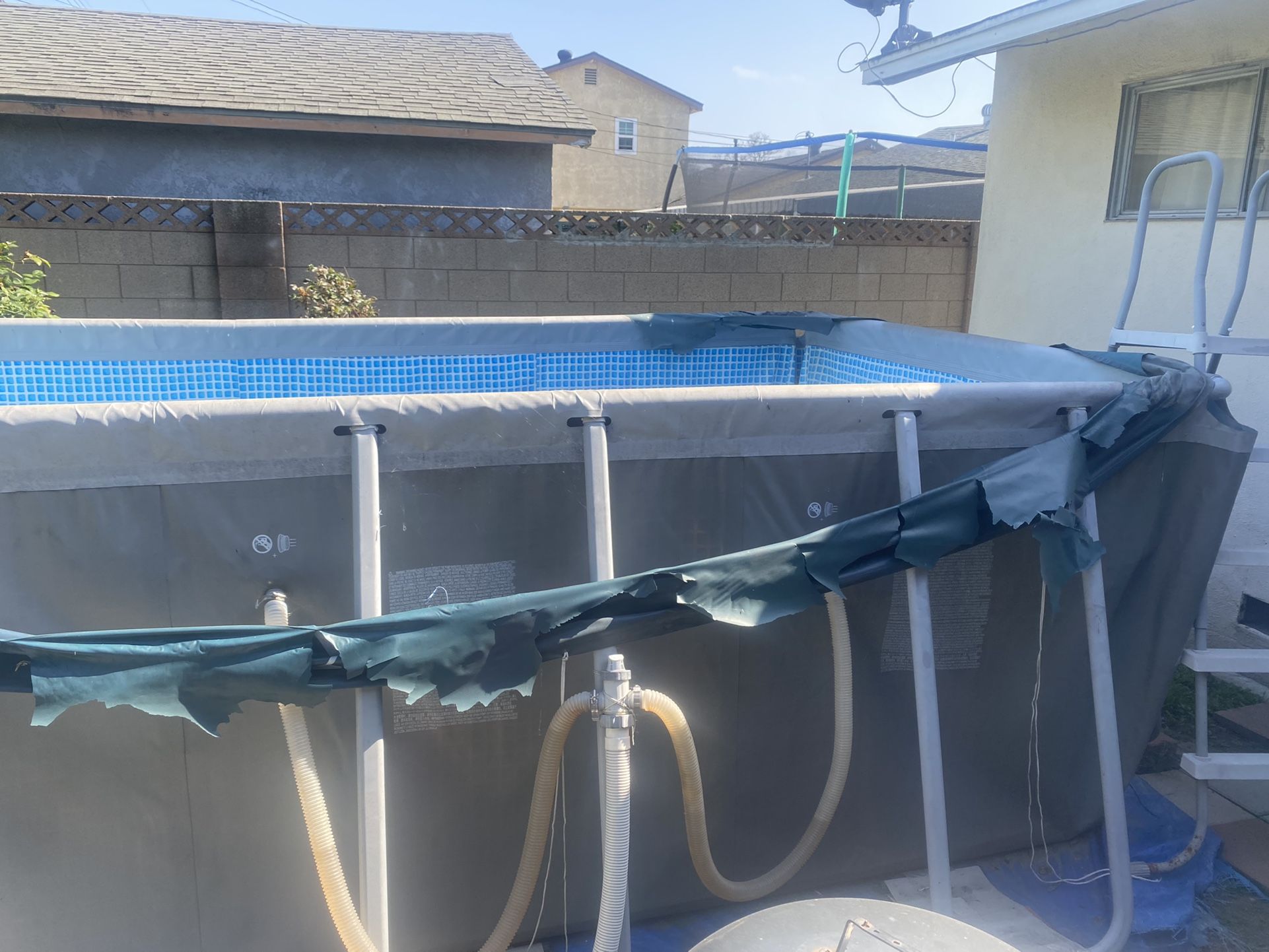 Intex 9x18 Pool
