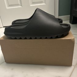 Yeezy slides onyx 