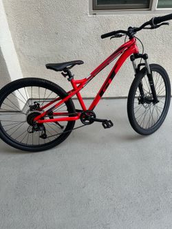GT Stomper Pro Mountain Bike