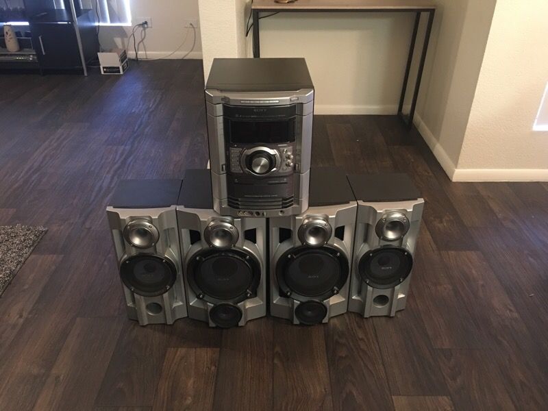 Sony MHC-GX9000 Stereo (MP3 3 disc changer) 30 bucks OBO