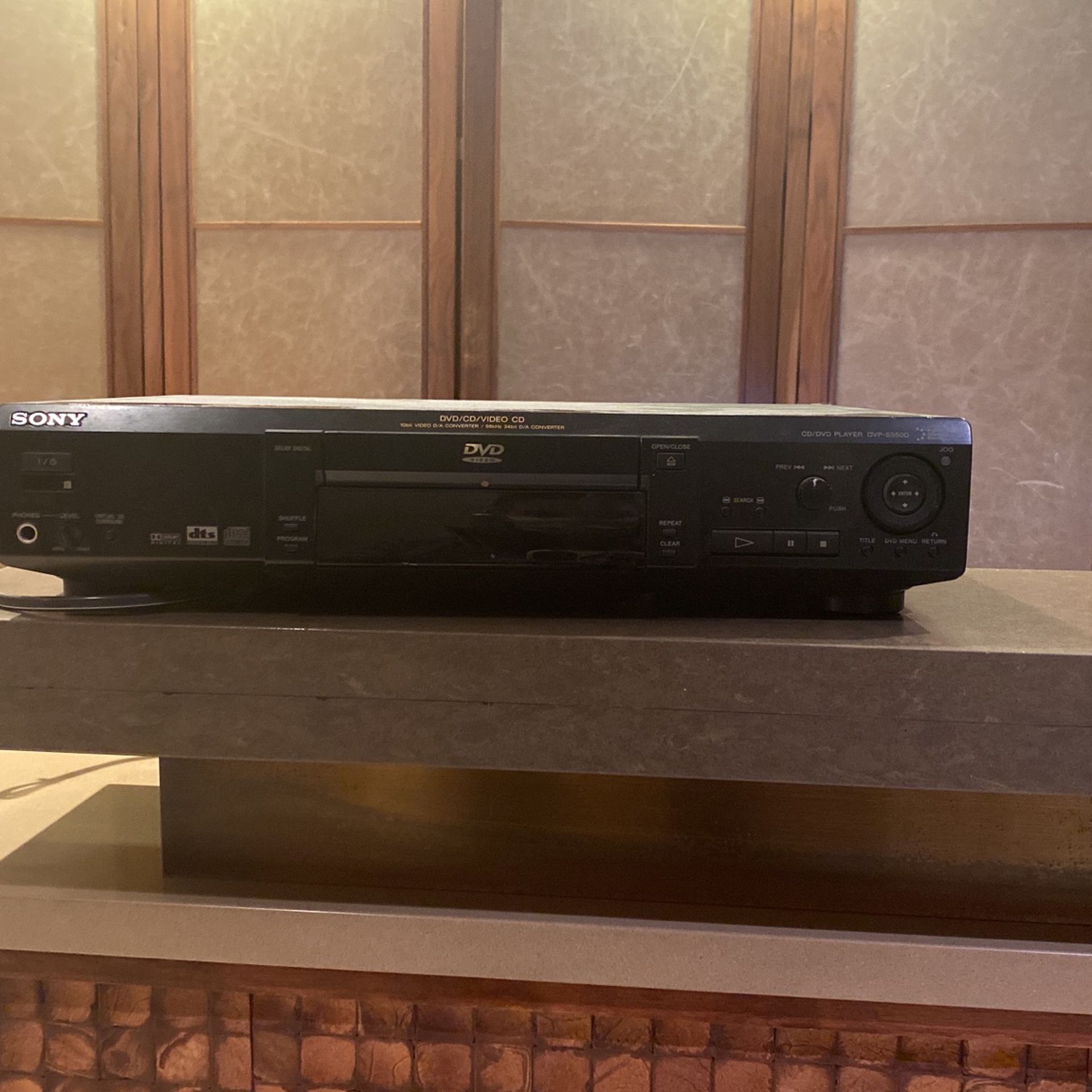 Sony DVD / CD Player With Remote Model DVP-S550D