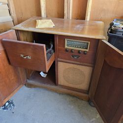 Antique Record Player/Radio Console