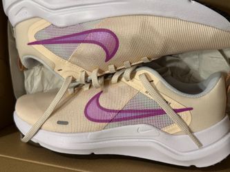 Nike Women’s Downshifter 12 Guava Ice/Rush Fuchsia – Size 8
