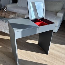 Vanity desk 