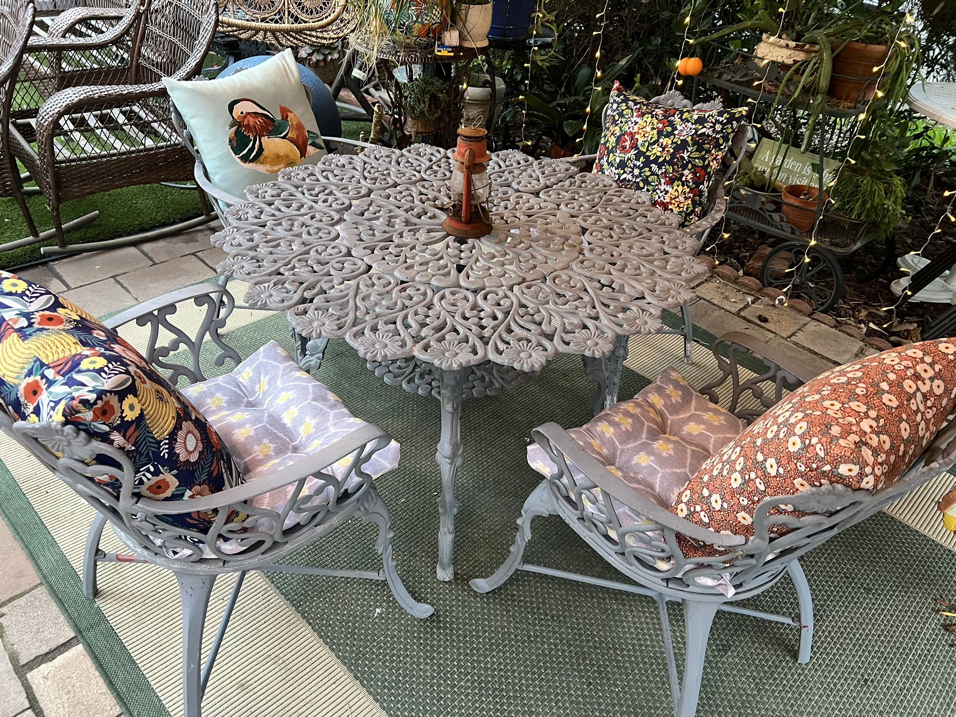 Vintage Patio Furniture Set Daisy Cast Aluminum Table And 4 Chairs