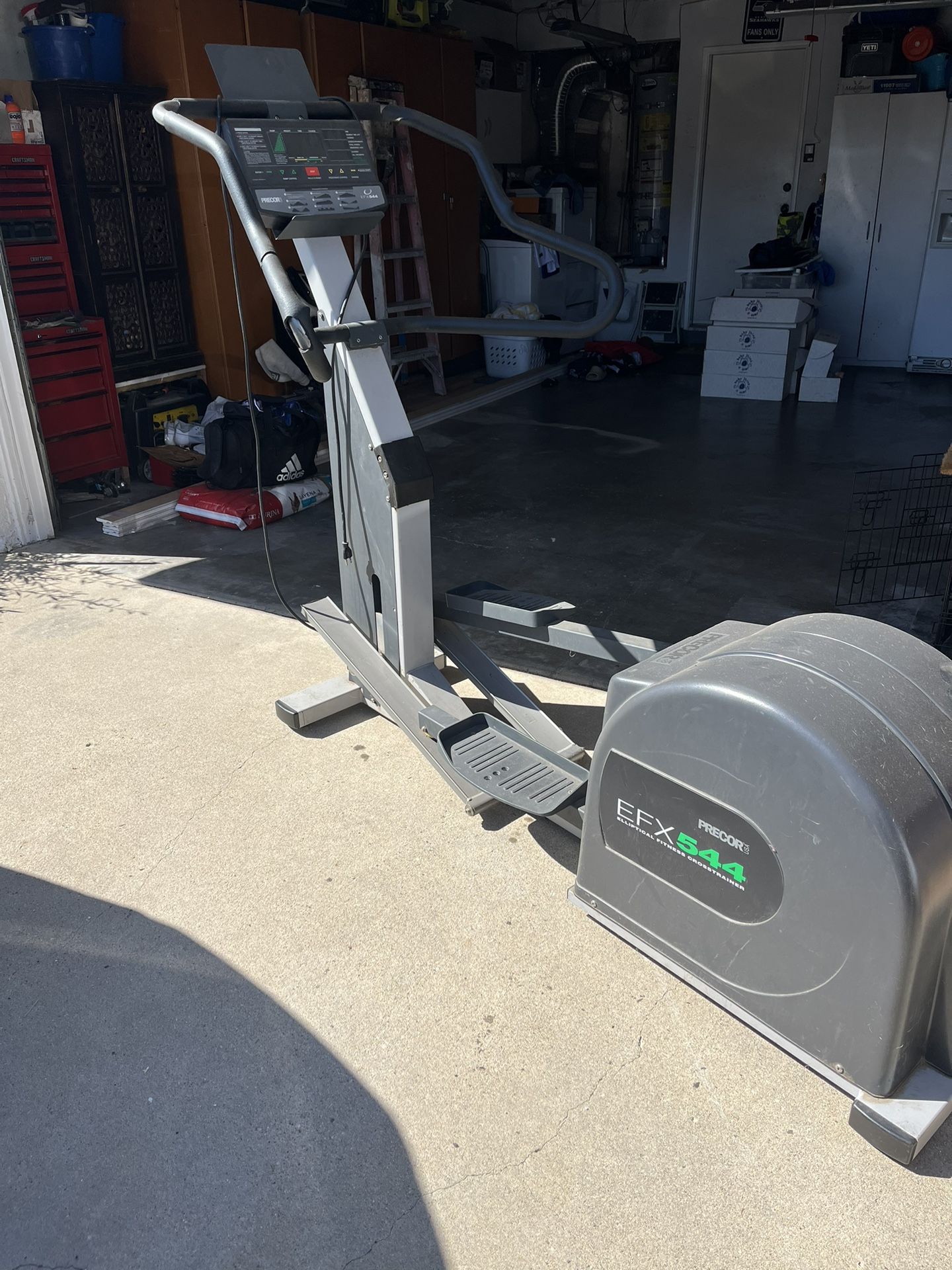 Precor Elliptical Trainer - Cardio Machine
