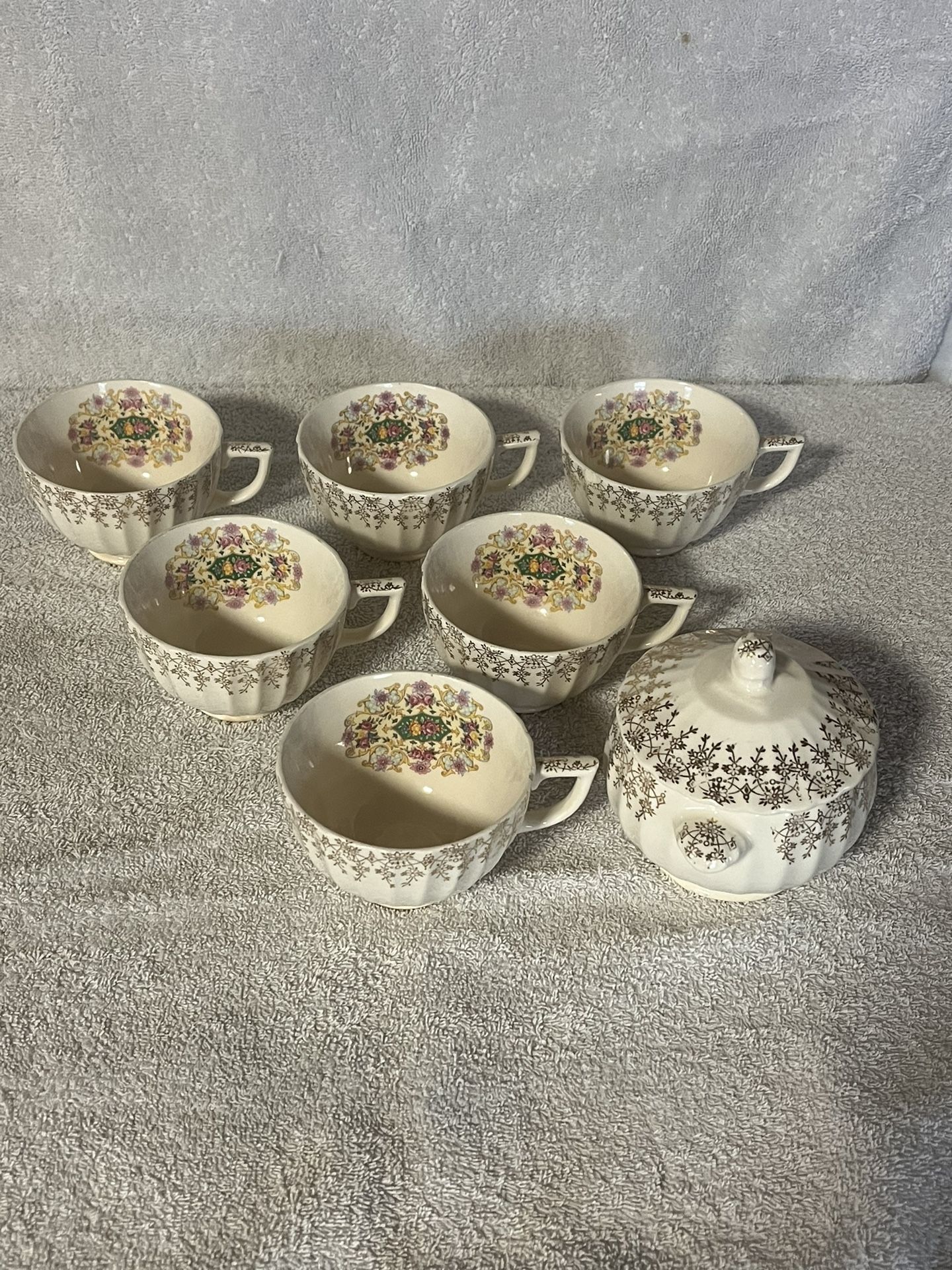 Limoges 22k Gold trim tea cups Sugar Bowl