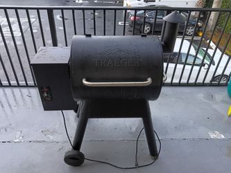 Traeger Pellet Grill Smoker