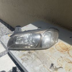 Left Headlight 2002 Nissan Maxima Brand New Aftermarket No Box. 