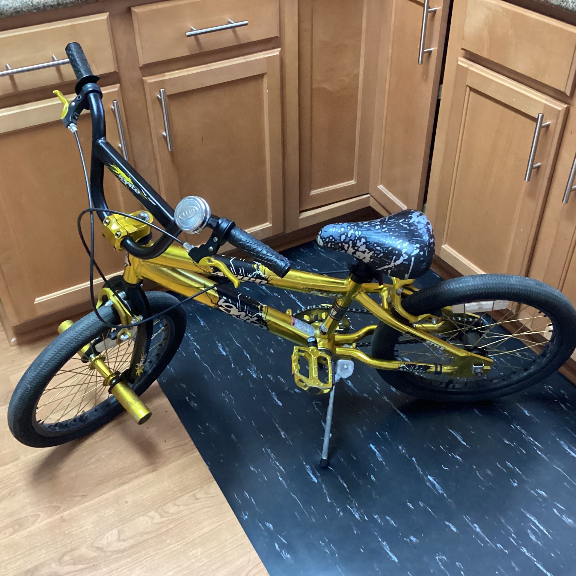 Avigo ignite 18 bike hotsell
