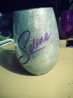Selena makeup brush holder