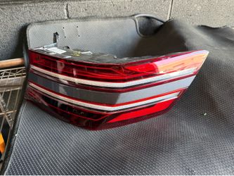 Genesis G80 2025 tail light