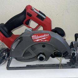 Milwaukee (BRAND NEW*****) M18 FUEL 18VCordless 7 1/4 in. Circular Saw-Tool Only