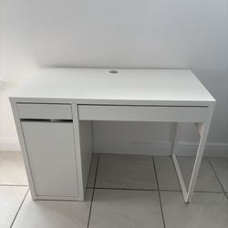IKEA Desk Model MICKE