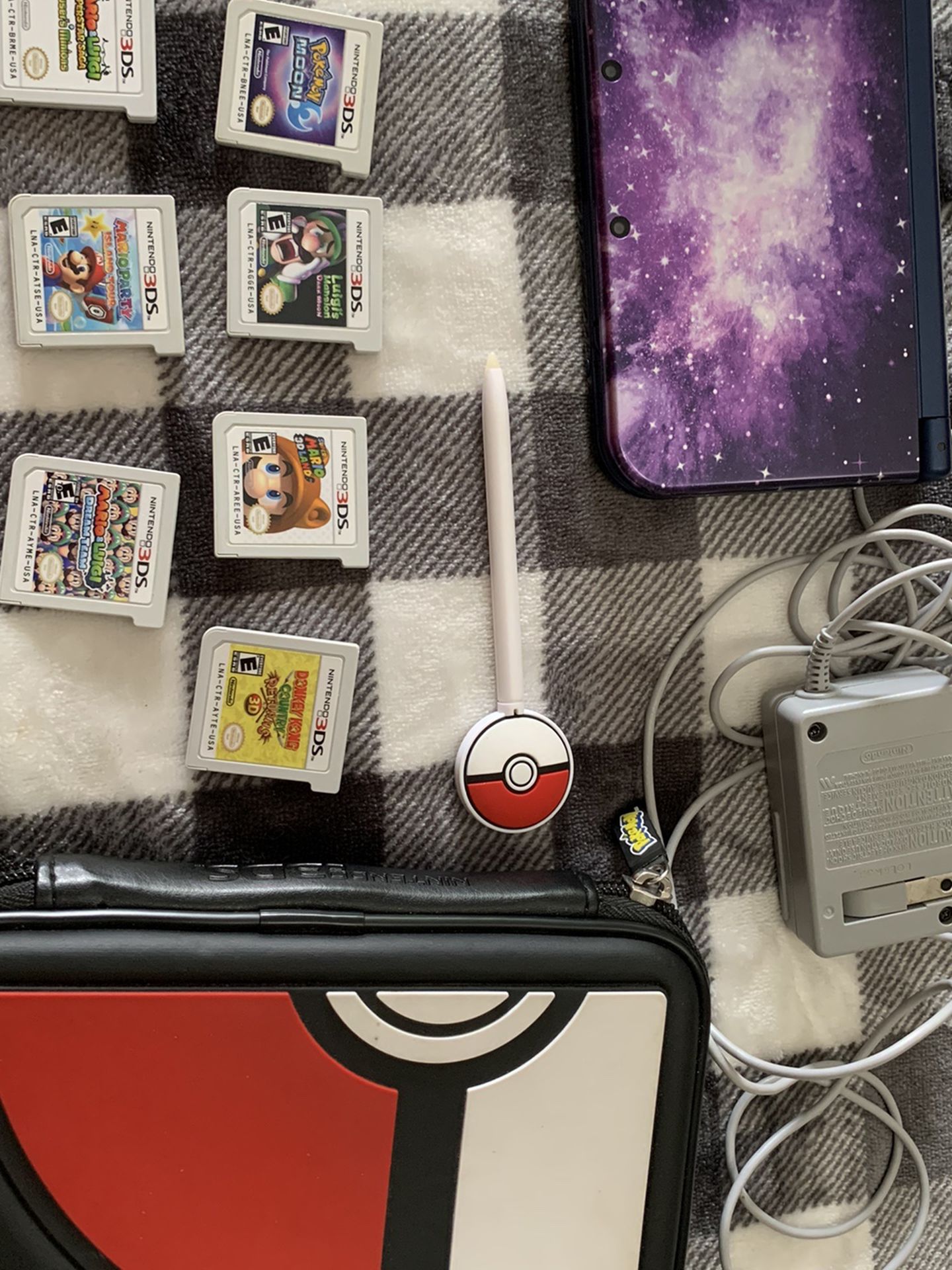 Nintendo 3DS XL,games and case