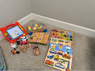 Kids wooden shapes and letters puzzle