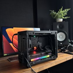 Gaming PC - RTX 3070 Ryzen 5 5600X 16GB RAM Mini ITX
