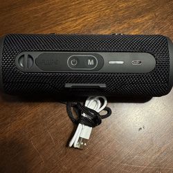 Flip 6 portable Bluetooth speaker Black NEW