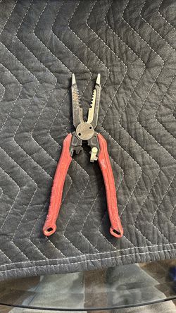 Milwaukee Wire Strippers Pliers