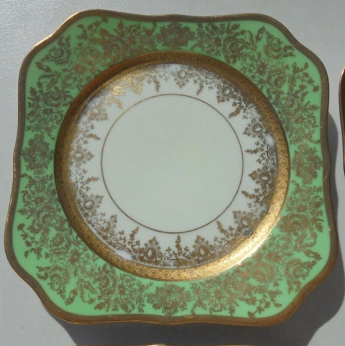 8 Antique Hutschenreuther Selb 22k Gold Encrusted Porcelain Plates, $540