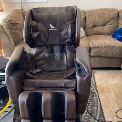 Full Body Massage Chair – Works Perfectly – Cosmetic Wear