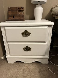 Nightstands 2 Of Them!!