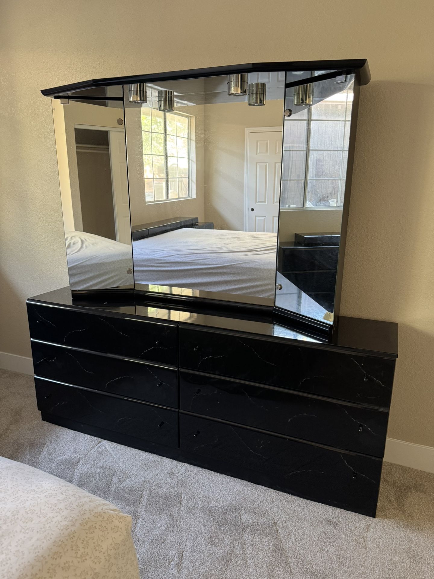 KING SIZED* Bedroom Set Oo.oO