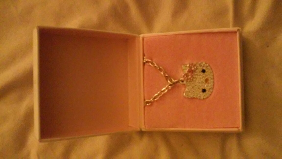 Crystal hello kitty Sephora necklace