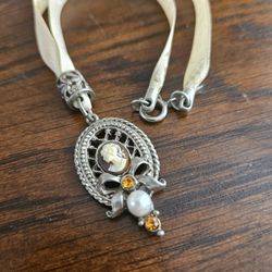Elegant Silver and Cream Cameo Choker Necklace