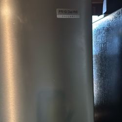 2019 Double Door Wide Frigidaire 21.4 Cubic