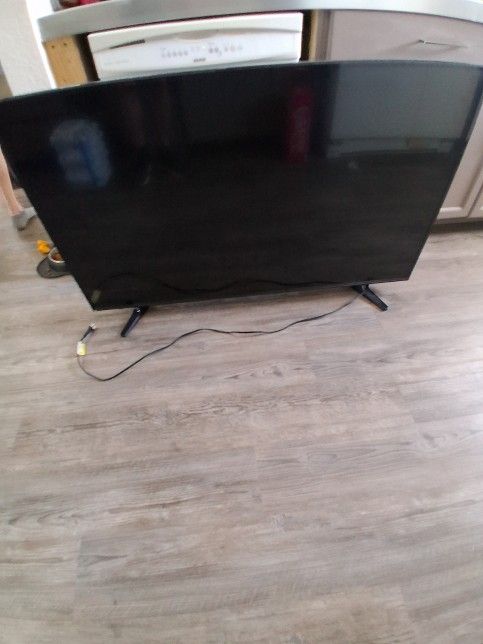 55” Insignia LED HDTV – 3 HDMI Ports, Remote & Power Cord, Works Great!