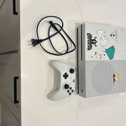 Xbox One S Console w/ Controller – Works Great