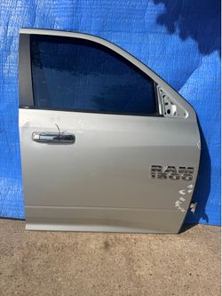 2009 2010 2011 2012 2013 2014 2015 2016 2017 2018 Dodge Ram 1500 Front Door Right Side.