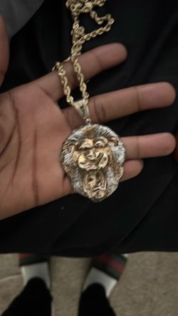 10k gold lion pendant