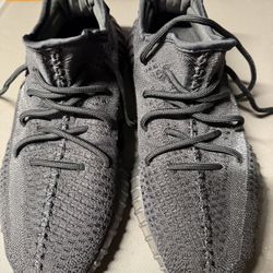 Yeezy 350 “onyx 