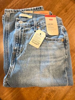NWT Women’s Levi Low Pro - Size 27