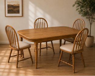 Beautiful Real-Wood Dining Table & 4 Matching Chairs – Excellent Condition