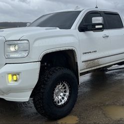 Kmc Impact 445 Beadlock 17x9 + 25 Offset With Custom Black Ring With Toyo A/T III 35x12.50R17🔥🔥🔥