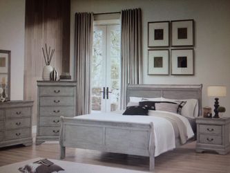Queen bedroom set 4 piece