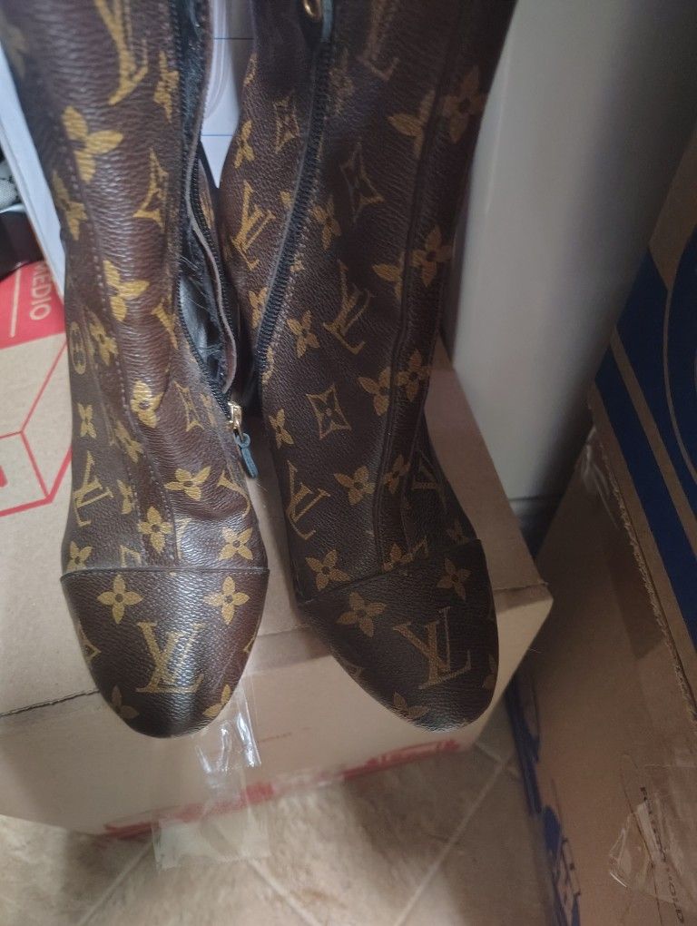 Size 6 Boots
