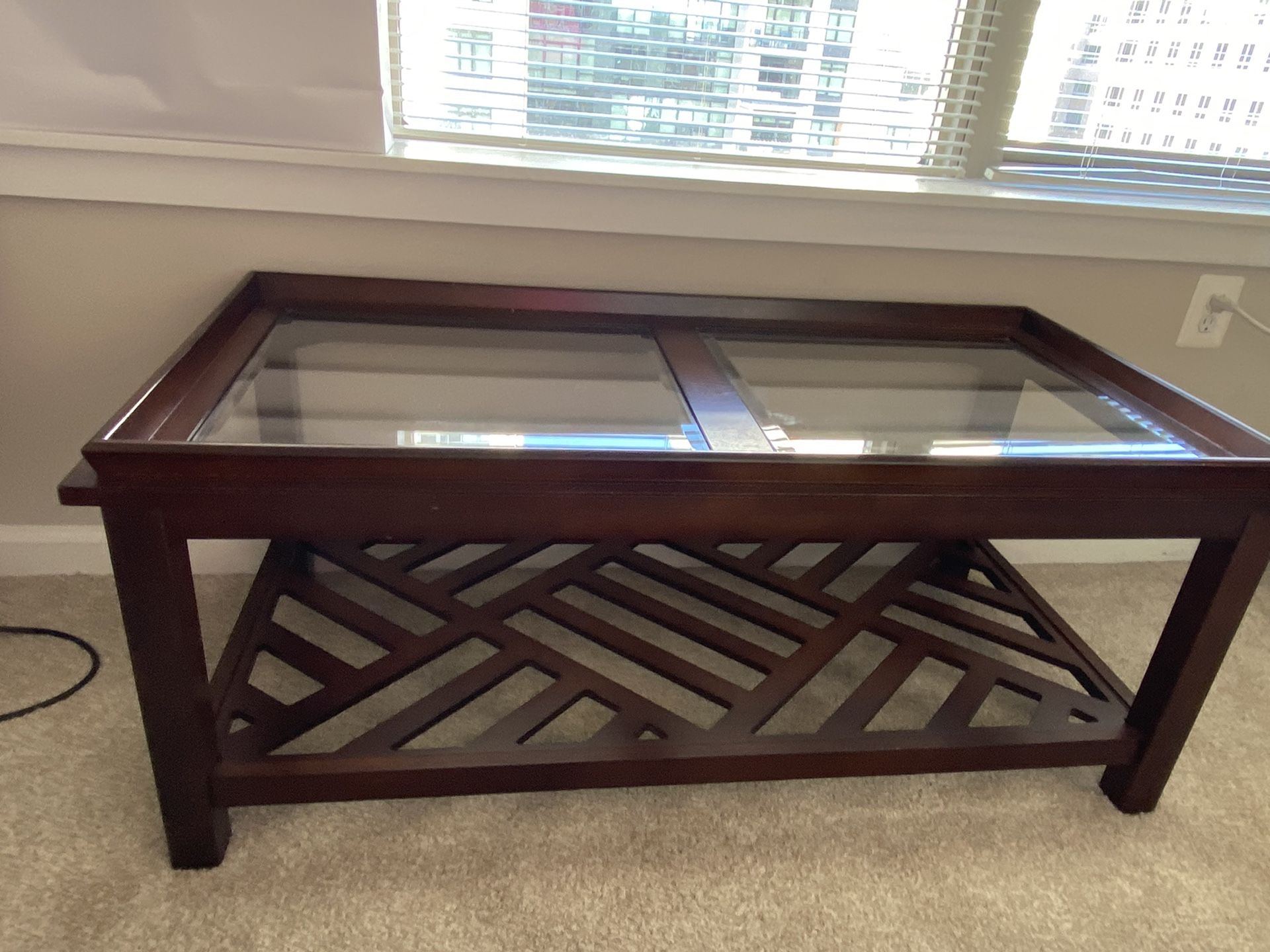 Coffee table with two matching side tables