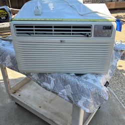 LG WINDOW AIR CONDITIONER 11,500BTU/HR