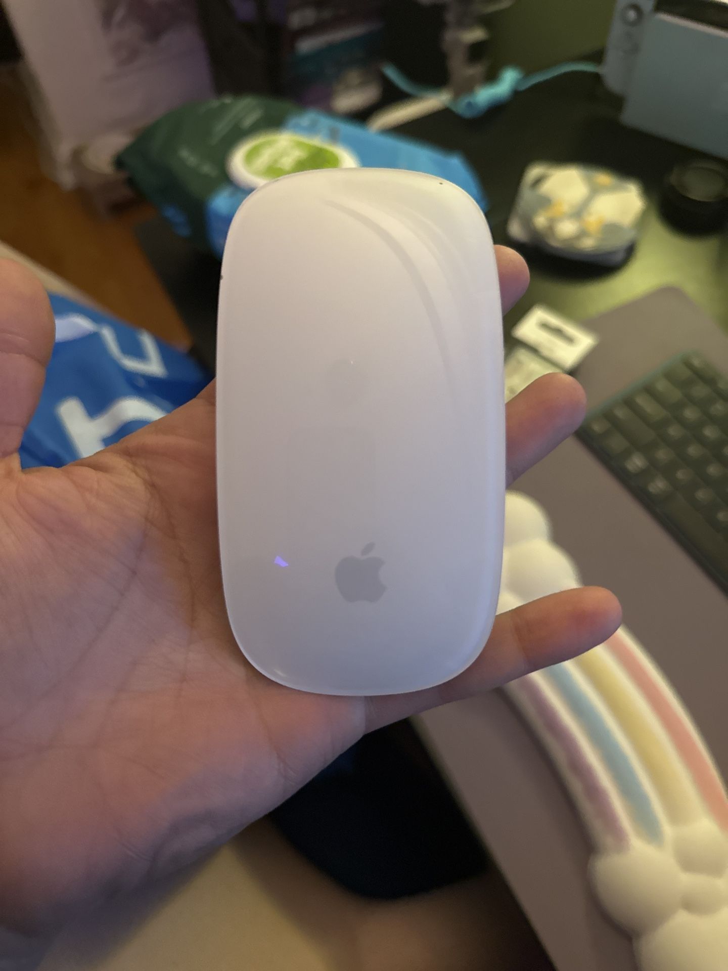 Apple Magic Mouse (1st Gen) – Wireless Bluetooth