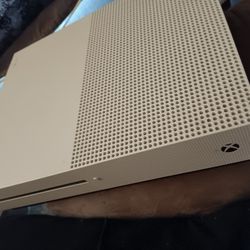 Xbox One With Cords And Controller 2 Games 