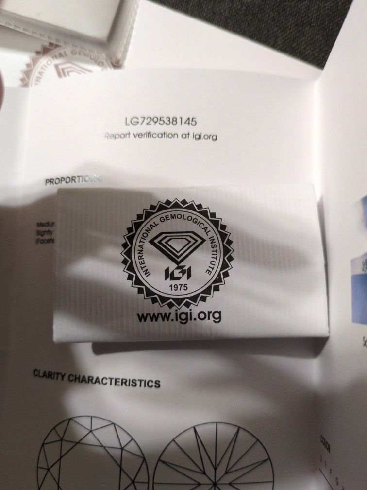 1.0 Carat Round  igi Certified Diamond 