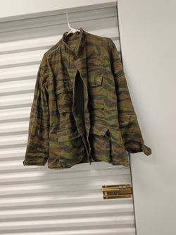Vintage tiger stripe camo combat jacket US military