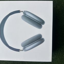 Apple AirPods Max 2nd Gen 