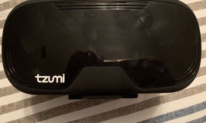 Tzumi Dream Vision Virtual Reality Headset & Case