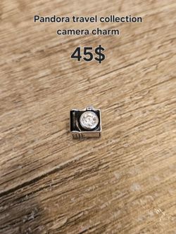 Pandora travel collection camera charm
